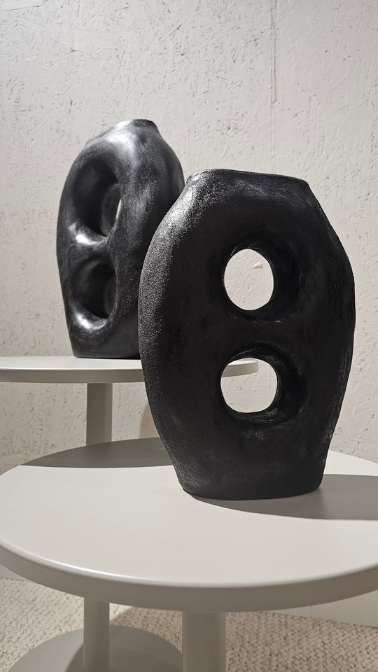 vase noir petit