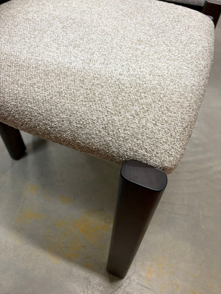 Chaise parisienne
