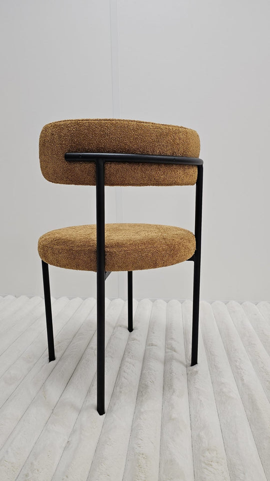 Chaise Lora